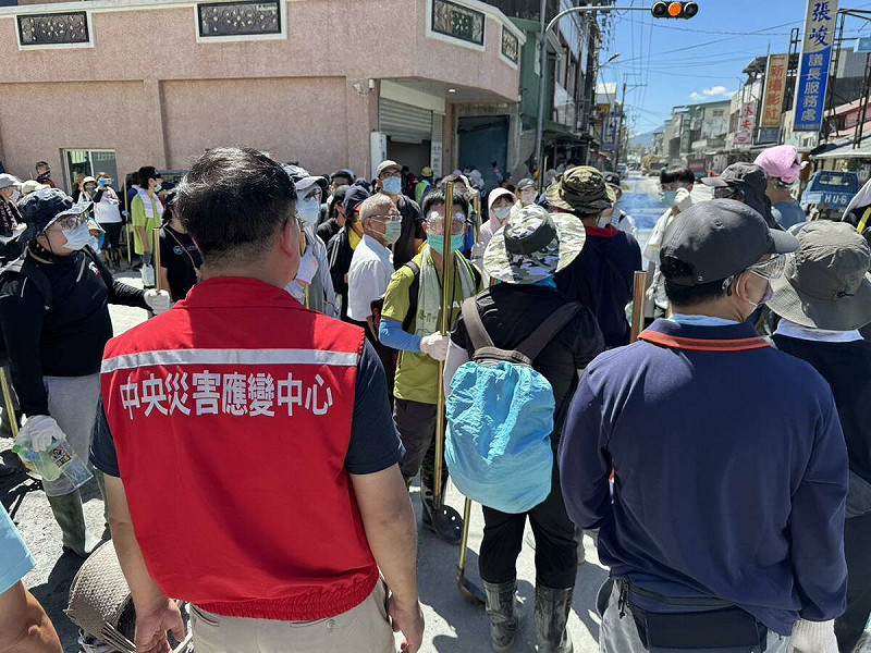 彭啓明表示，光復鄉清溝進度突破18公里，今目標超過20公里，形容如「打通血路」，復原見希望。   圖：翻攝自彭啟明　臉書專頁