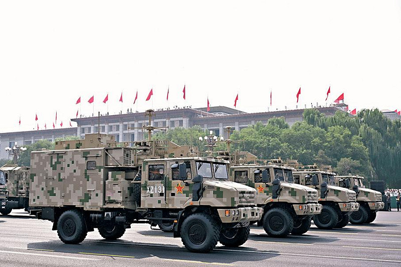 中國9月3日閱兵，展示網絡空間部隊方隊裝備。   圖：翻攝新華網