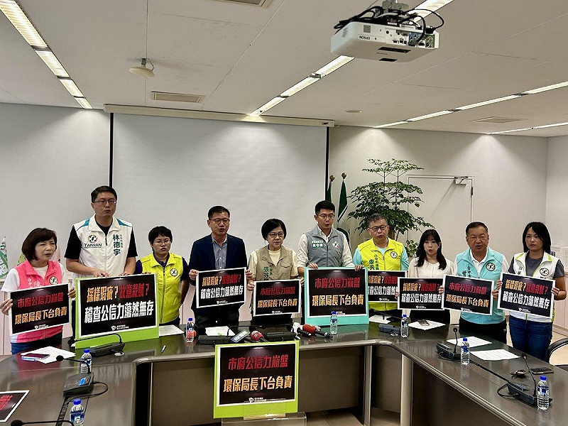 民進黨台中市議會黨團今（13）日召開記者會，指控盧秀燕一再把中火妖魔化，把裁罰當成政治籌碼，不僅偏離初衷，更將傷害制度的中立性與公信力。   圖：民進黨團/提供