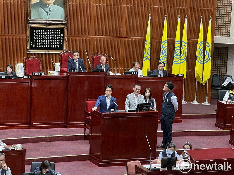 台北市長蔣萬安、副市長李四川於議會備詢。   圖：周煊惠 / 攝