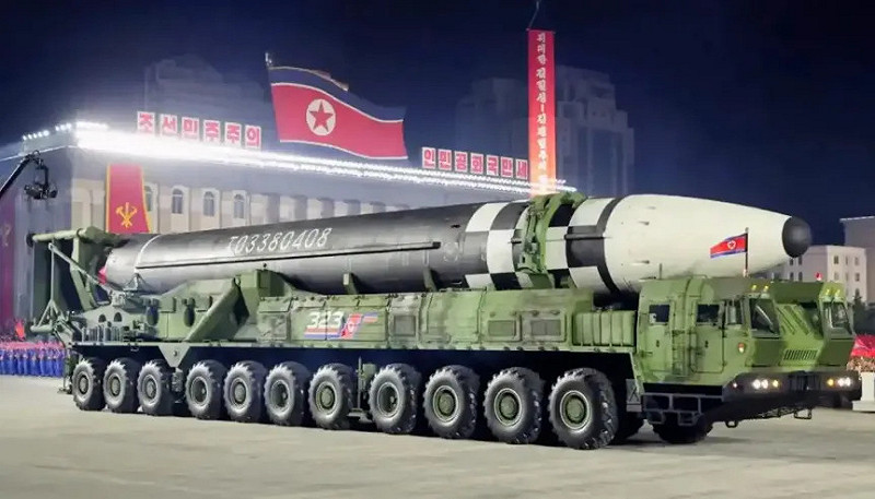 官方稱為「最強核戰略武器系統」的新型洲際彈道飛彈「火星-20」。   圖：翻攝自 騰訊新聞@赤角