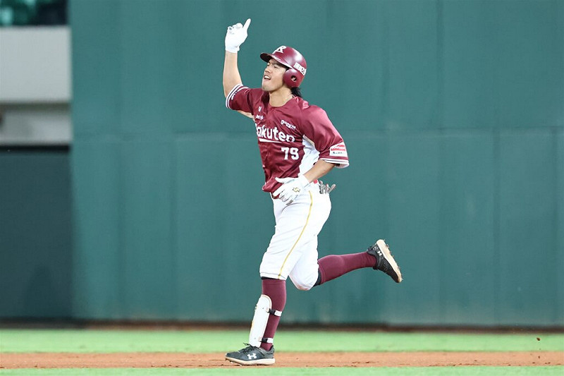 中華職棒季後挑戰賽13日決勝第4戰在澄清湖棒球場進行，9局上，樂天桃猿隊林智平（圖）敲出追平比數3分砲，助隊在延長賽以4比3擊敗統一獅，搶下總冠軍賽門票。（樂天桃猿隊提供）中央社記者謝靜雯傳真　114年10月13日   