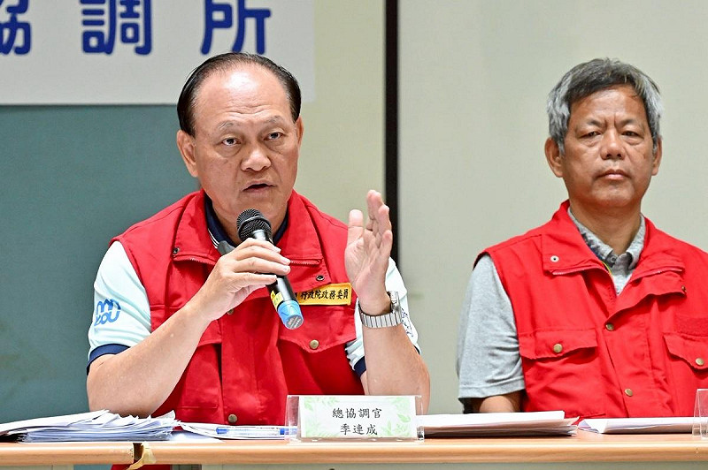 花蓮馬太鞍溪堰塞湖溢流致災，行政院總協調官季連成政務委員主持中央災害應變中心前進協調所第40次工作會報。   圖：行政院提供
