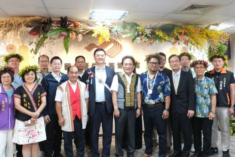 國立原住民族博物館籌備處揭牌典禮大合照。 圖/原住民族委員會提供