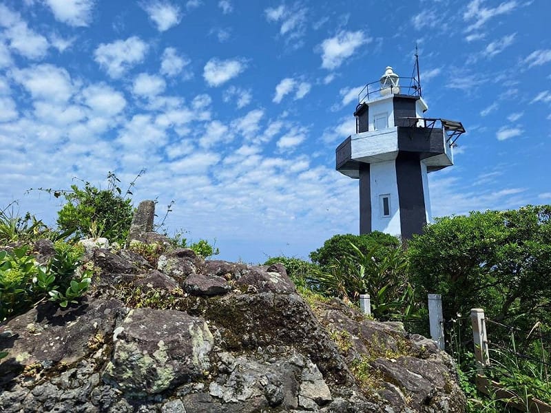 黑白相間.守護海疆的基隆島燈塔&nbsp;&nbsp;&nbsp;圖/基隆市政府