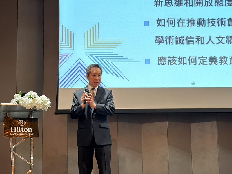 張國恩指出，未來大學必須從知識傳授走向培養能與AI共同工作的AI原生代人才，並朝AI原生代大學發展，透過AI引導學生探索並解決真實世界問題。&nbsp;&nbsp;&nbsp;圖/東海大學提供