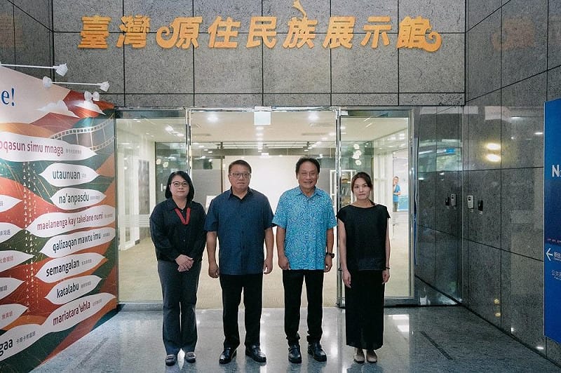 臺灣原住民族展示館揭牌儀式合影。&nbsp;&nbsp;&nbsp;圖：原住民族委員會 提供