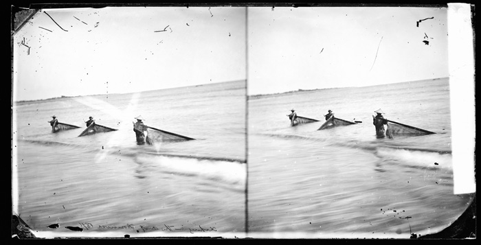 約翰．湯姆生1871年的一場福爾摩沙之旅，拍下了美麗的打狗港，為19世紀的打狗港留下最完整的影像紀錄。來源：高美館   