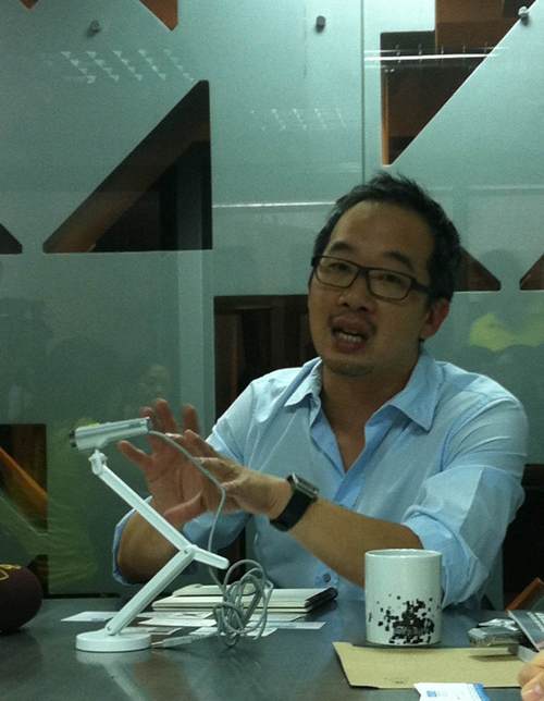 愛比科技(IPEVO)CEO、知名設計師洪裕鈞24日舉行新書發表會，洪裕鈞認為台灣的設計環境需要更多了解市場、將生活品質提升的人，才會使設計的價值與意義提升。圖：劉奕霆/攝   