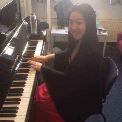 21歲的台灣女孩江佳蓁，5日在法國巴黎「Ile de France」國際鋼琴比賽勇奪首獎。圖：中央社   