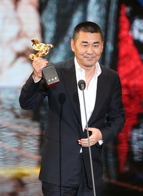 陳建斌今(22)日奪得金馬影帝等3大獎，為個人獎項中的最大贏家。圖：中央社。   