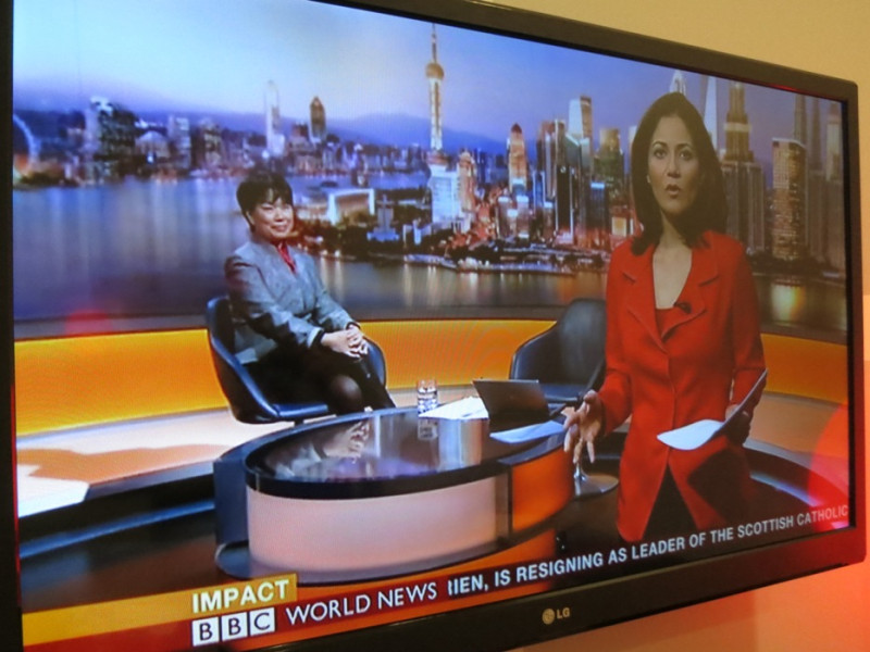 文化部長應台於倫敦時間25日中午接受BBC「影響」電視節目主持人胡姍專訪時表示，台灣張開雙臂歡迎全世界優秀的的導演到台灣拍片。圖片來源：文化部   
