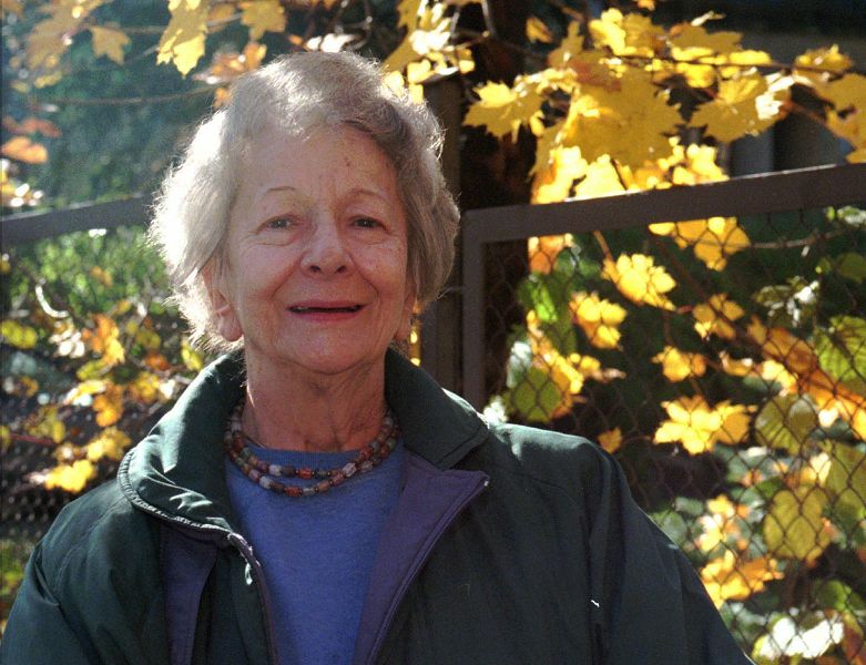 曾經得過諾貝爾文學獎，並身為波蘭重量級女詩人的辛波絲卡，於1日晚間在她的家鄉克拉科夫(Krakow)安詳地辭世，享壽88歲。圖片來源：達志影像/美聯社資料照片。   