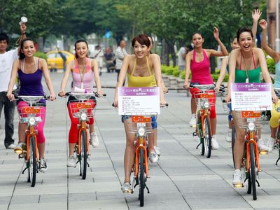 北市交通局今(20)日公布「YouBike違規記點辦法」，達到7點就取消會員資格，若有酒駕等惡意違規行為，也會直接取消會員資格，將在明年元旦實施上路。圖：中央社資料照片   