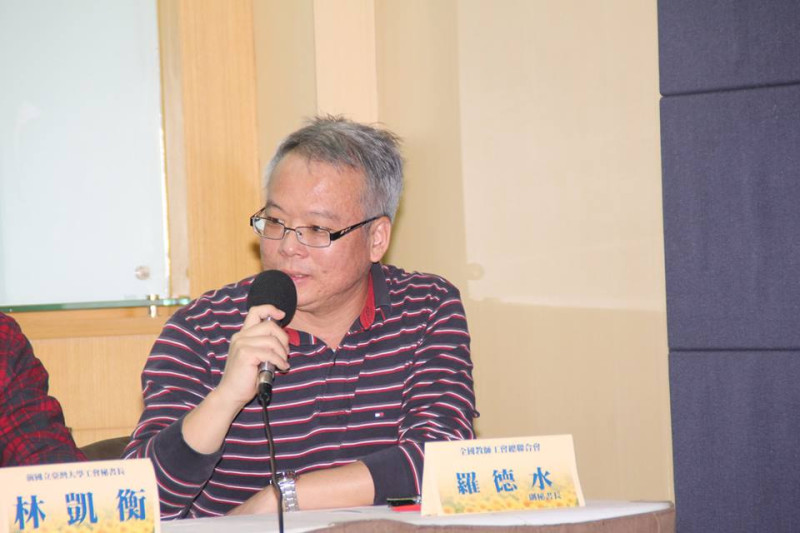 全教總副秘書長羅德水表示，希望新任台北市教育局局長湯志明先說明他對於教育短、中、長期的規畫。圖：林雨佑/攝   
