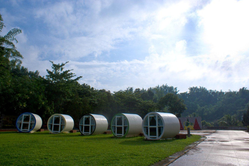 圖說：左鎮月世界生態學園裡的「露營水管」訂於8月3日啟用，十分吸睛。圖：黃博郎/攝   