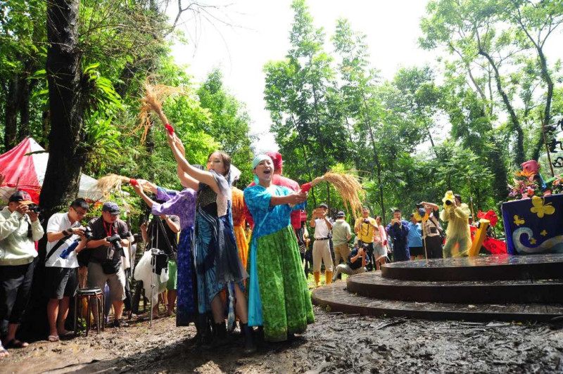 邁入20個年頭的美濃黃蝶祭12日於雙溪熱帶樹木園舉行祭蝶儀式。圖：高雄市政府提供   