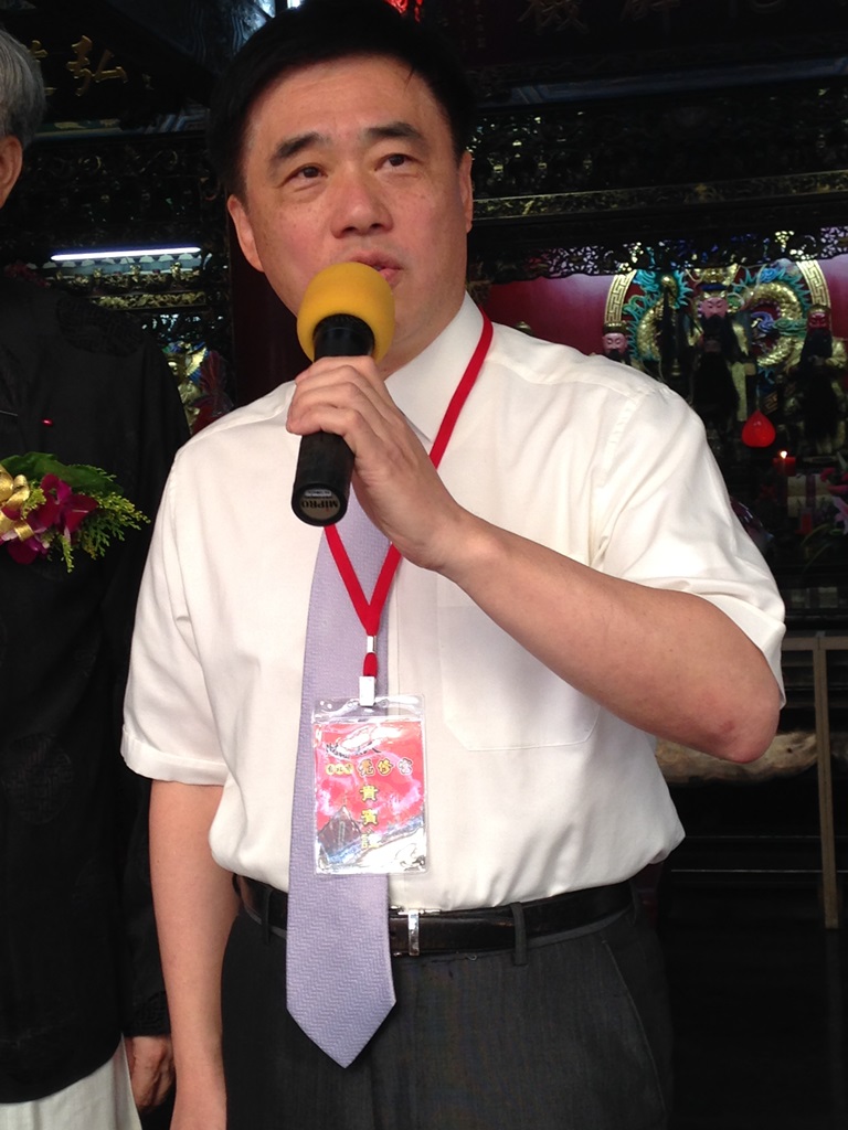 新北市長朱立倫今(24)日上午在臉書上宣布爭取連任新北市長，台北市長郝龍斌上午於市政會議後接受採訪時表示，對於朱立倫的參選，他相信是因為朱立倫對新北市的感情，他也相信朱立倫絕對會勝選。 圖：新頭殼資料照片   