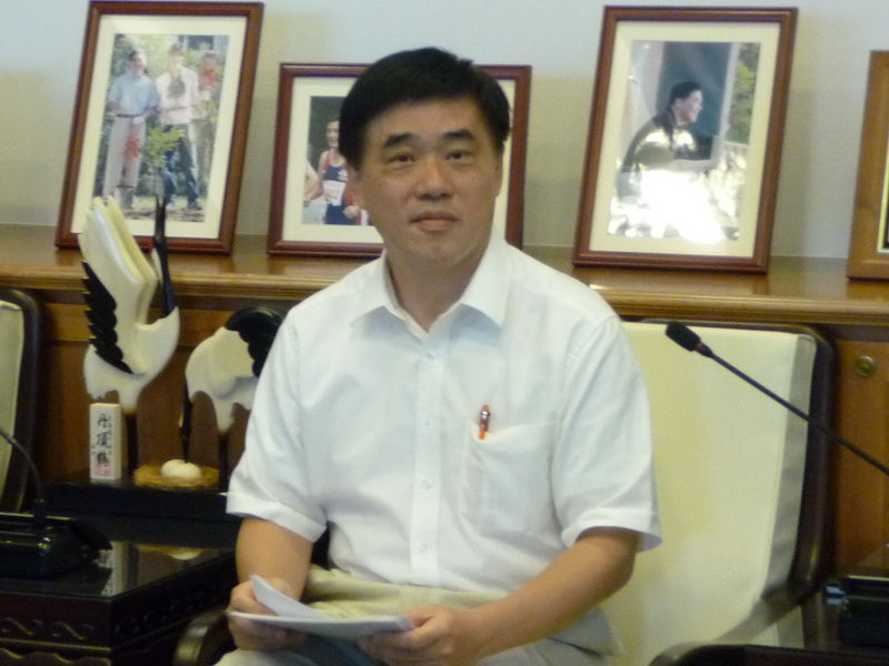 台北市長郝龍斌23日除了提出曙光計畫及融資專案外，再度表示會致力於藍綠和解、弭平社會傷痕。圖：陳昱瑾/攝   
