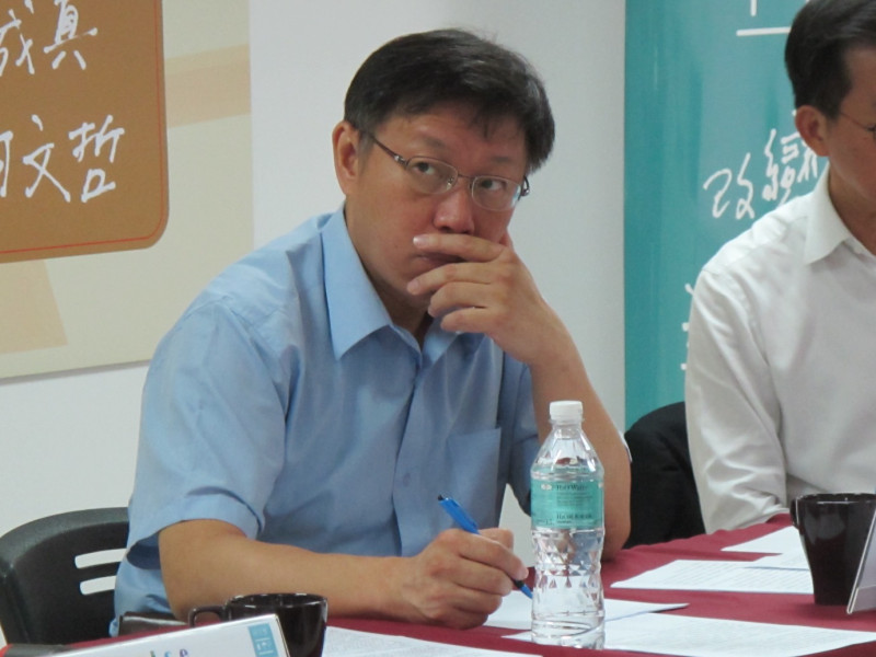 柯文哲24日與台北市勞工幹部進行座談。圖：林朝億/攝   