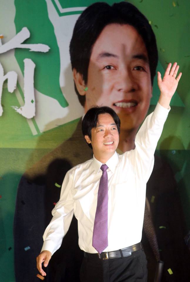 以超高人氣連任的台南市長賴清德，未來如何交出更亮眼的成績，提升政治聲望，將是下一個挑戰。圖：翻攝賴清德臉書   