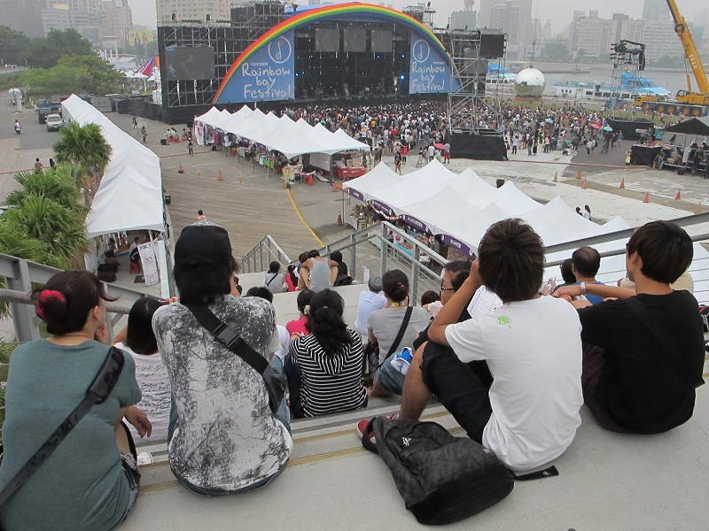 大彩虹音樂節吸引3.7萬人次歌迷入場欣賞歌手表演，表演人數與歌模人數均創下紀錄。照片來源：胡宏志攝   
