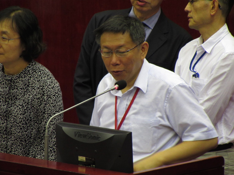 台北市長柯文哲25日上午前往台北市議會進行施政報告質詢。圖：劉奕霆/攝   
