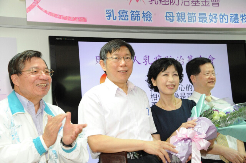 醫師陳佩琪25日表示，面對網路批評，要訓練自己神經線大條一點。圖：台北市政府提供   
