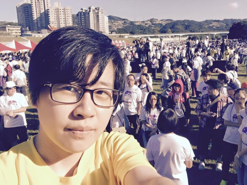 卡神楊蕙如今(28)日澄清，她承包柯P的萬人健走活動收支透明，活動時她也跟柯P聊得很高興。圖：翻攝自楊蕙如臉書。   