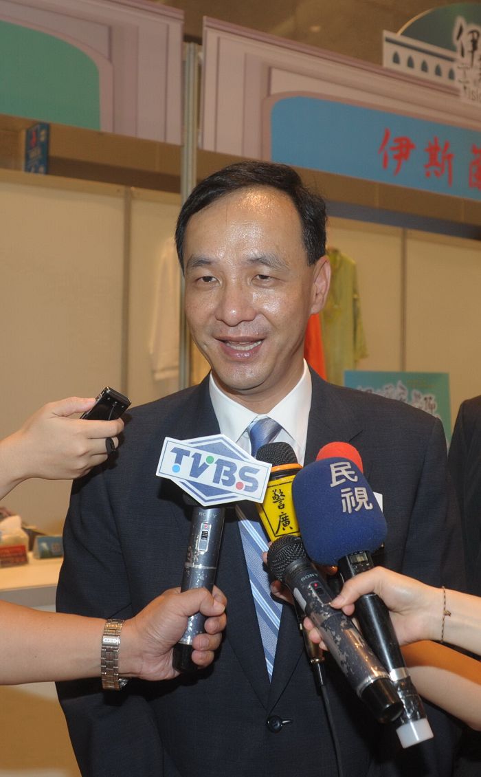 新北市長朱立倫今(12)日強調,我們應該要心存一個包容、感恩之心,多於同理心。圖:陳冠廷/攝