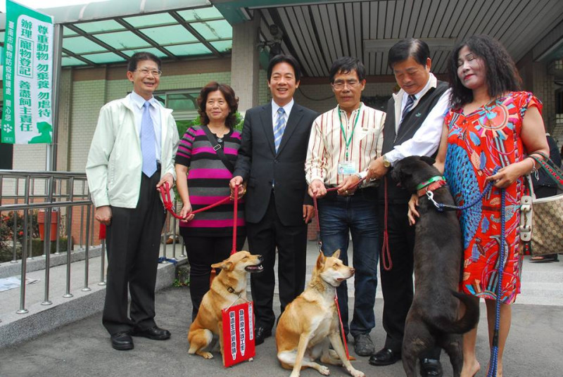 台南市長賴清德今(12)晚在臉書PO文表示，動物也是城市的一份子，台南市非常願意將執行的經驗，分享給其他縣市或關心流浪動物的朋友們。圖：擷自賴清德臉書專頁   