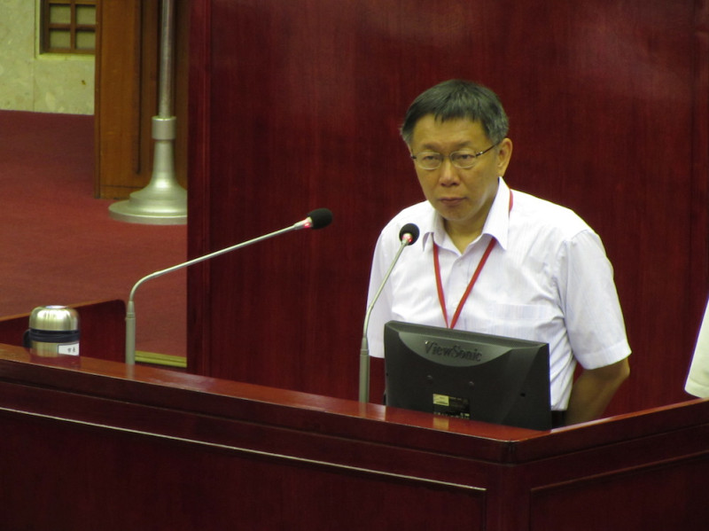 台北市長柯文哲21日在市議會表示，戴季全一定要辭董事長，總經理也不會做了。圖：邱珮文/攝   