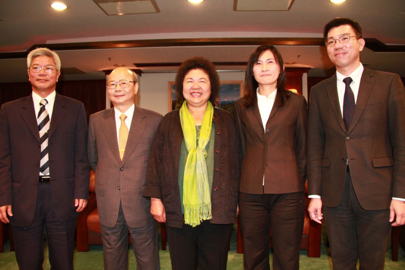 高雄市長陳菊今天發佈財政、農業、民政3新任首長。圖片來源：高雄市政府提供。   