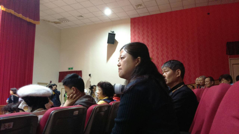 台北橋聯開宅住戶代表陳碧瑤今天也出現在柯文哲的演講現場，但沒被點名提問。圖：翁嫆琄/攝   