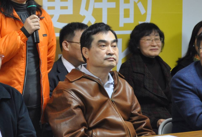 大巨蛋重新議約首次協商，台北市副市長鄧家基會後直指遠雄代表無法做出任何決定，宣布協商破局。圖：新頭殼資料照片   
