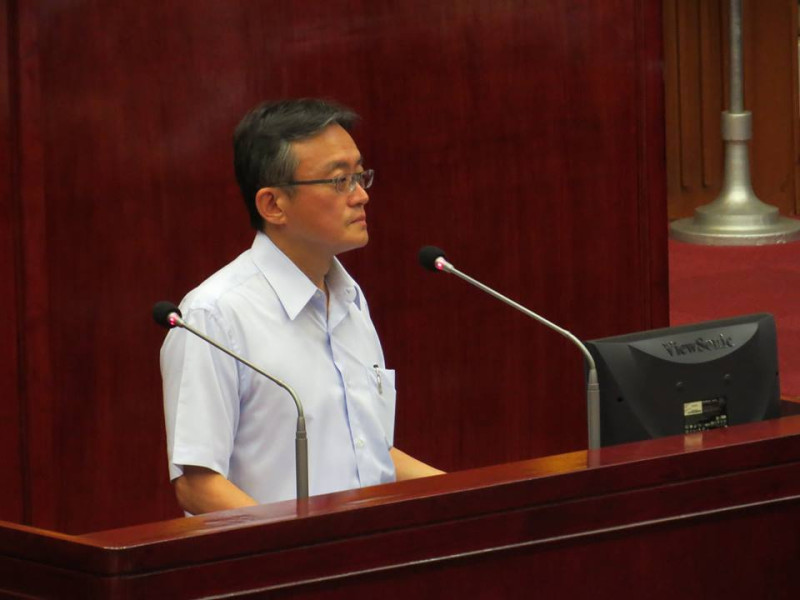 台北捷運公司總經理譚國光25日於市議會說明北捷對鄭捷案的處理。圖：蘇恆萱/攝   