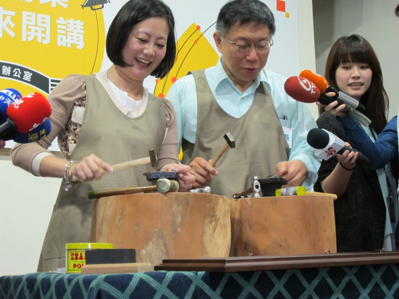 台北市長柯文哲21日下午出席民進黨市議員吳思瑤的青年創業活動。圖：林朝億/攝   