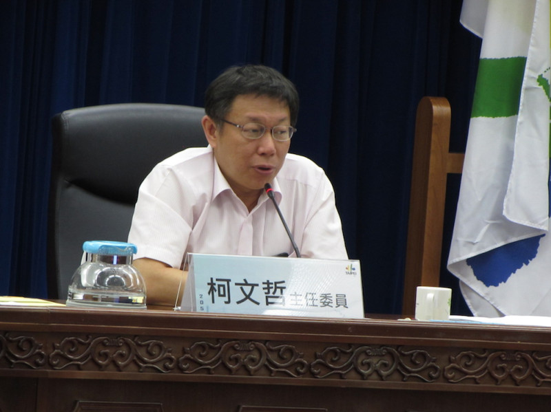 台北市長柯文哲20日受訪表示，「兩岸一家親」的說法是表達善意，他只是希望兩岸關係不要太僵化，走入死胡同。圖：邱珮文/攝   