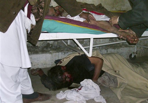 巴基斯坦1日發生自殺炸彈客攻擊排球場的意外，造成88人死亡、數十人受傷的慘劇。（圖片來源：達志影像/AP）   