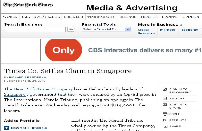 紐約時報在自家網站上，報導其子公司對新加坡政治領導人李光耀、李顯龍有辱報導的道歉及賠款新聞。   