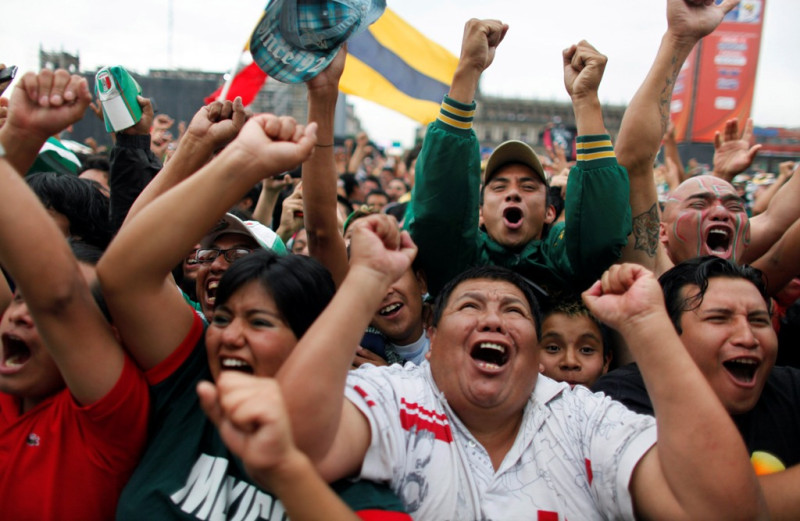 墨西哥人民在自己的首都觀賽，因戰勝法國，歡聲雷動。圖片來源：達志影像/路透社   