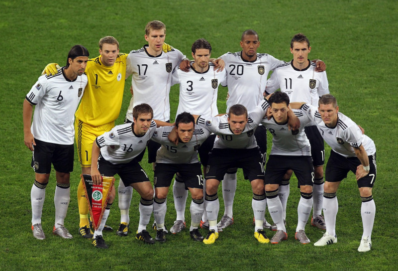 踢進4強的德國隊，雖然敗給西班牙無緣搶奪大力金盃，但卻以多元族群、年輕、充滿智慧的形象，贏得全世界的掌聲。圖片來源：達志影像/美聯社。   