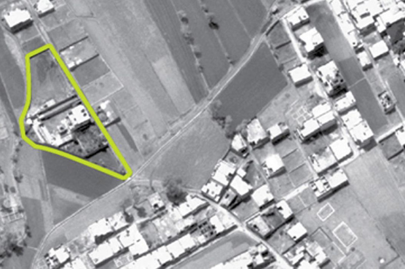 圖為美國國防部公佈的賓拉登遭擊斃處所的鳥瞰照片。做記號的地方，即為賓拉登藏身所在。圖片來源：達志影像/路透社。   