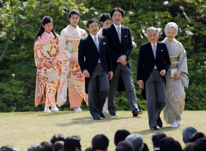 日本平成天皇明仁與美智子皇后預定在本週六(30日)出訪印度，在新德里和清奈(Chennai)進行為期1個星期的參訪。圖為日本皇室。圖片來源：達志影像/路透社。   