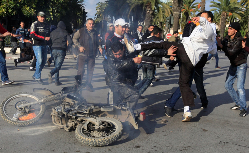 突尼西亞政局腐敗，社會紛亂，總統逃亡國外。圖片：達志影像/路透社   