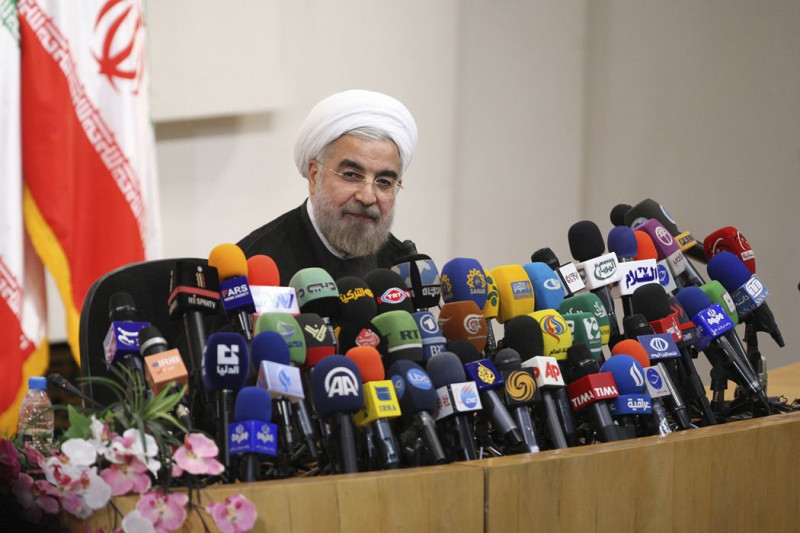 伊朗總統魯哈尼上任後，一直透過外交手段敦促伊朗與西方進行和解，期望使伊朗擺脫西方嚴厲的經濟制裁措施。圖片來源：達志影像/路透社料照片。   