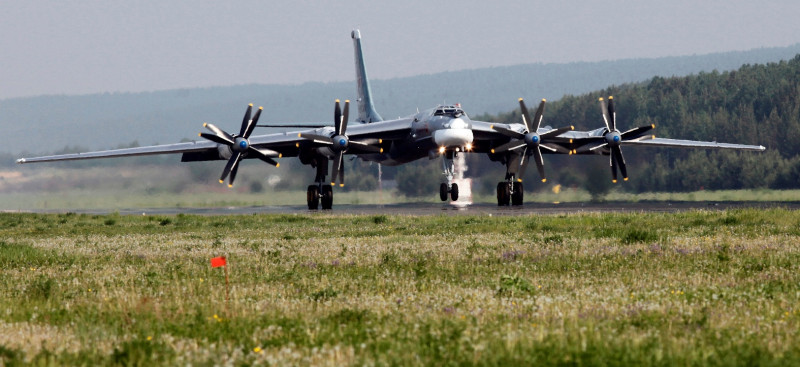 美國媒體《國會山莊》(The Hill)報導，俄國軍機闖入地區，主要是在阿拉斯加防空識別區。俄軍出動的是Tu-95熊重型轟炸機、Tu-142 Bear F 海洋巡邏機，以及IL-20 情報蒐集機。圖為Tu-95熊重型轟炸機。圖片來源：達志影像/路透社。   