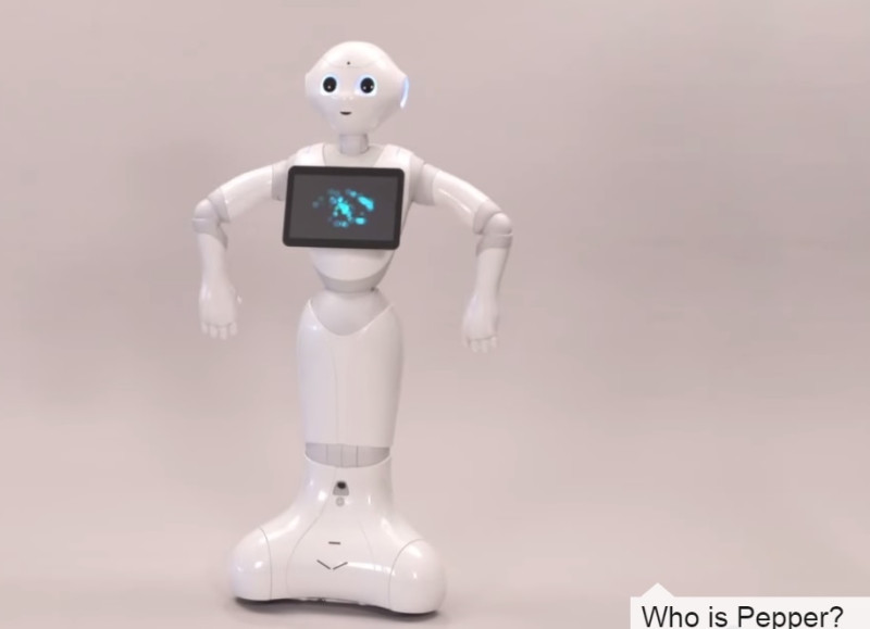 日本軟銀將與台灣鴻海設立合資公司，合作量產具有人工智慧的人形機器人「Pepper」。圖：翻攝網路   