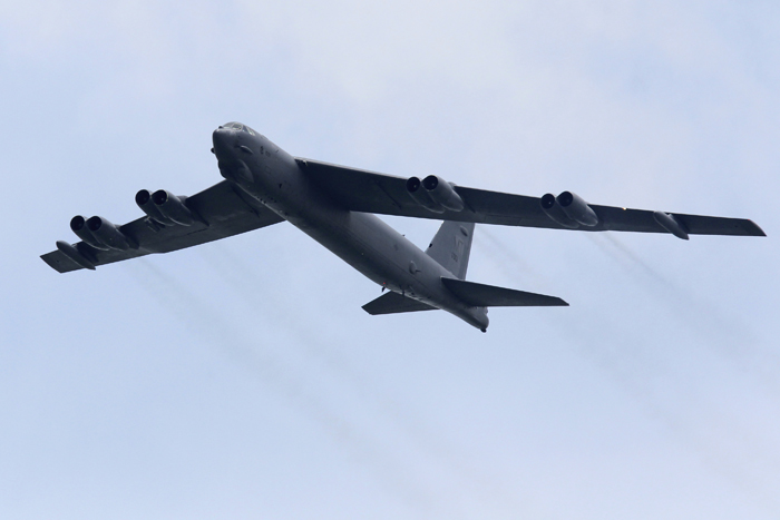 美國國防部18日證實，一架美軍B-52型戰略轟炸機於8日在韓國上空進行例行飛行，以展示美國轟炸機在當地的持續存在。圖片來源：達志影像/路透社   