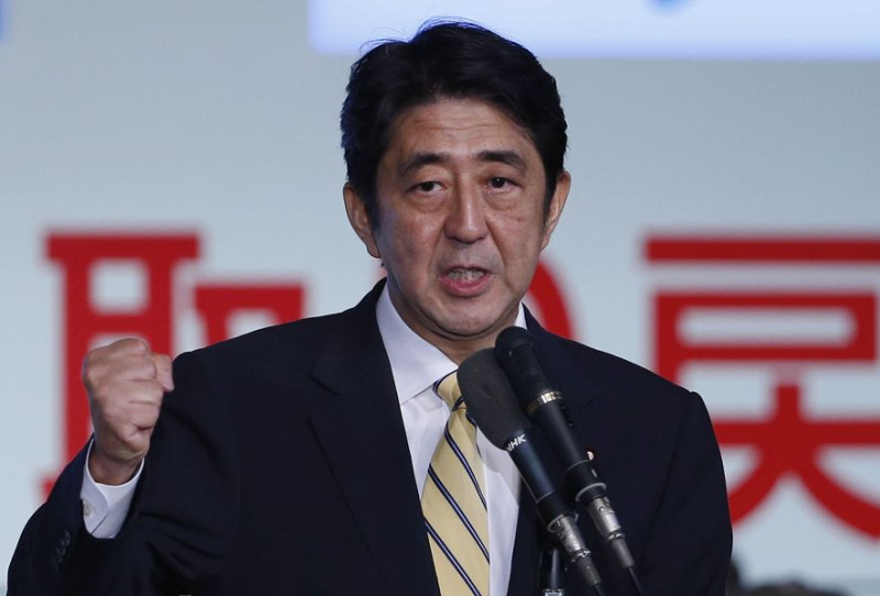 前首相安倍晉三今年9月26日當選自民黨黨魁後，今日又打敗民主黨，重返執政。圖片來源：達志影像/路透社。   